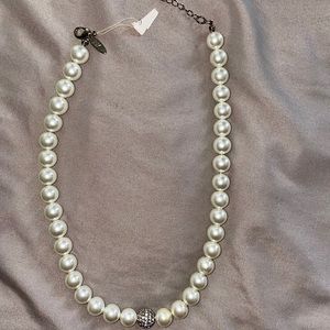 NewYork&Company pear necklace
